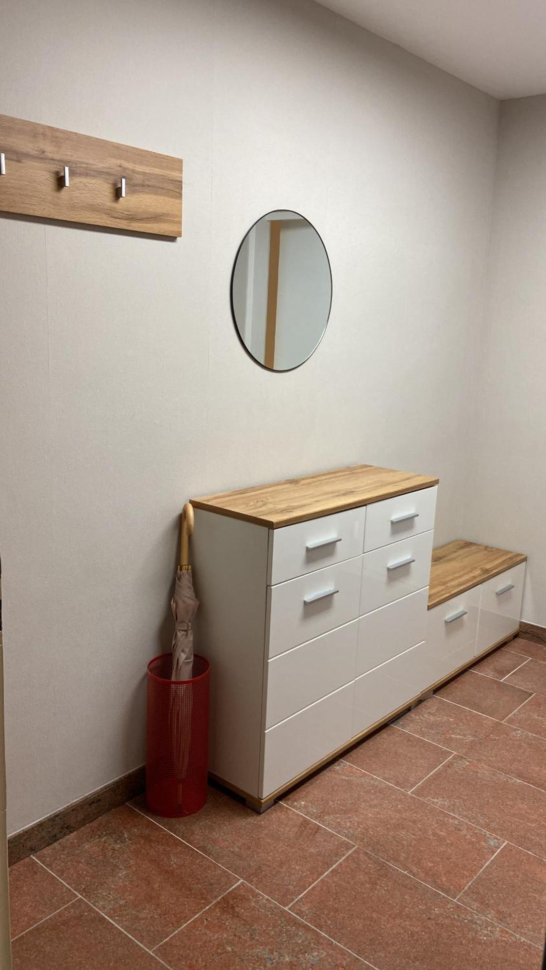 Freshly Renovated Studio Apartment - Top Location In Weinstadt Exterior photo