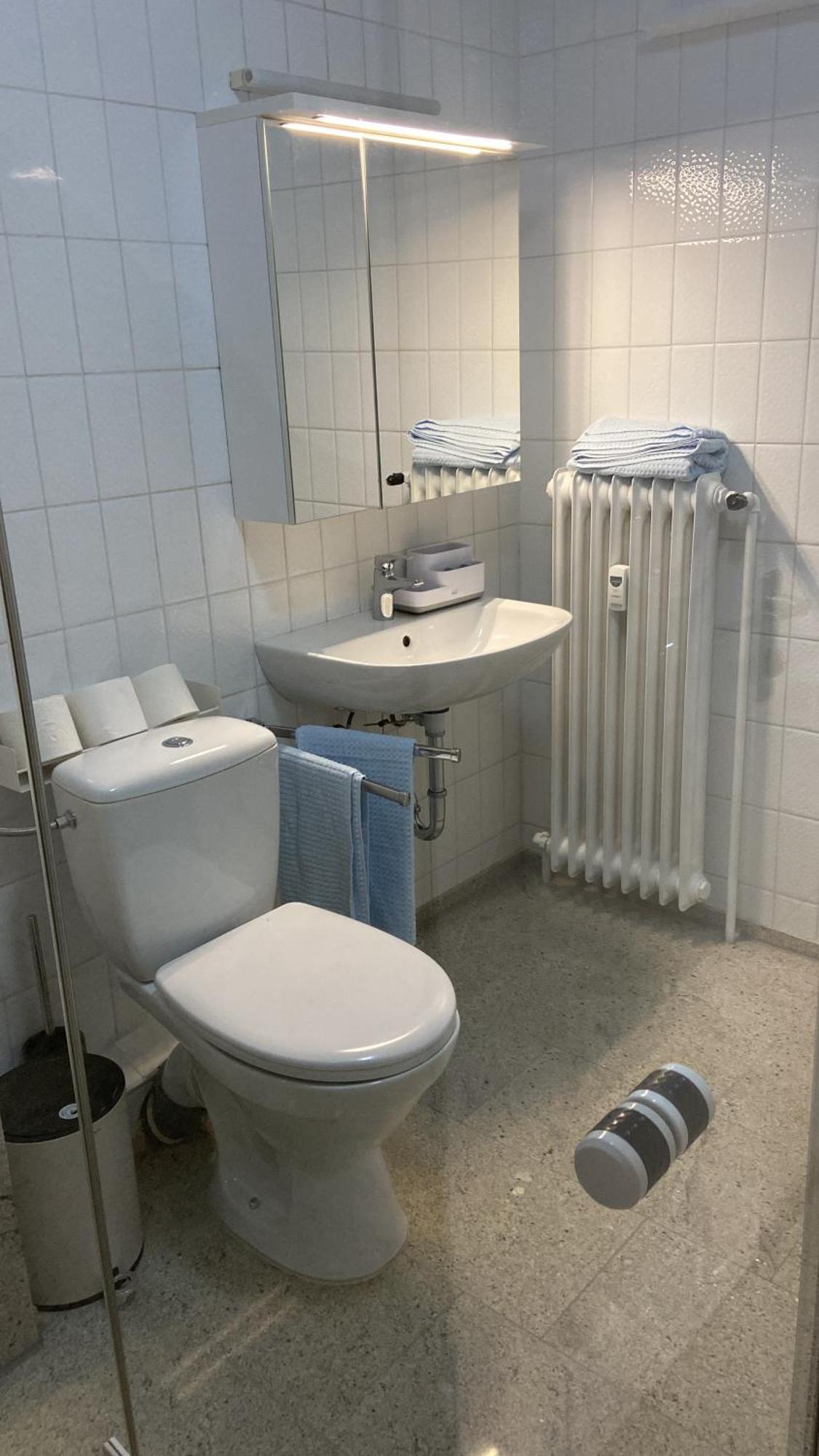 Freshly Renovated Studio Apartment - Top Location In Weinstadt Exterior photo
