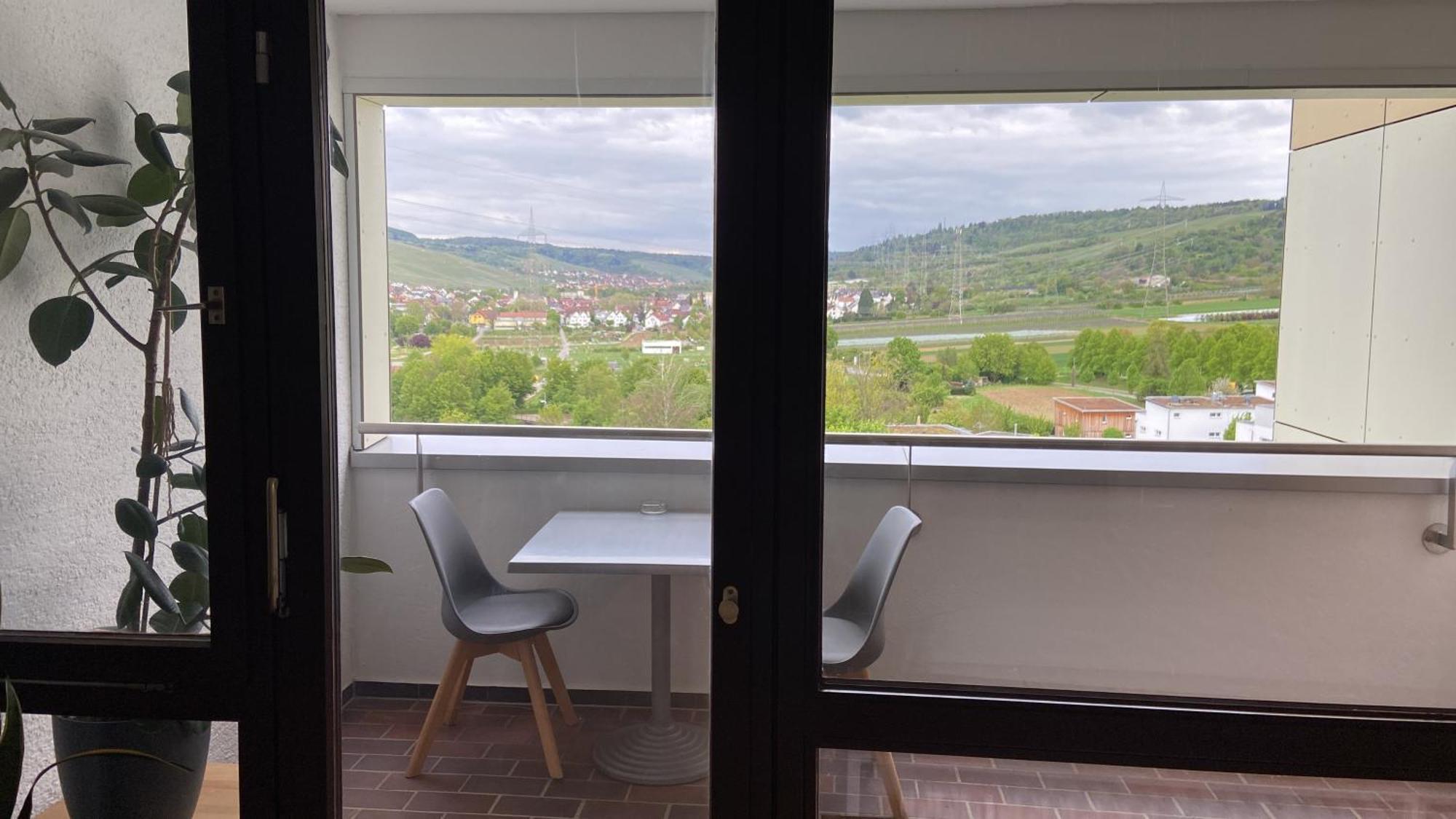 Freshly Renovated Studio Apartment - Top Location In Weinstadt Exterior photo